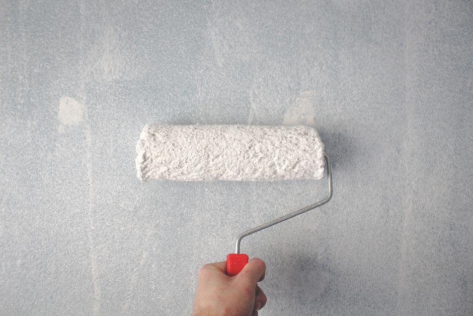 Spackling och målning av vägg